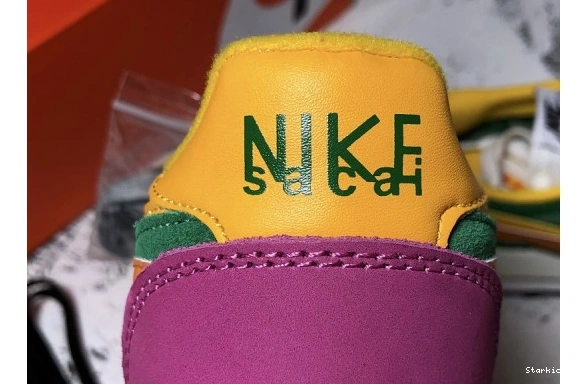 Pine BV0073-301 Green Nike Waffle  LD Sacai 0805